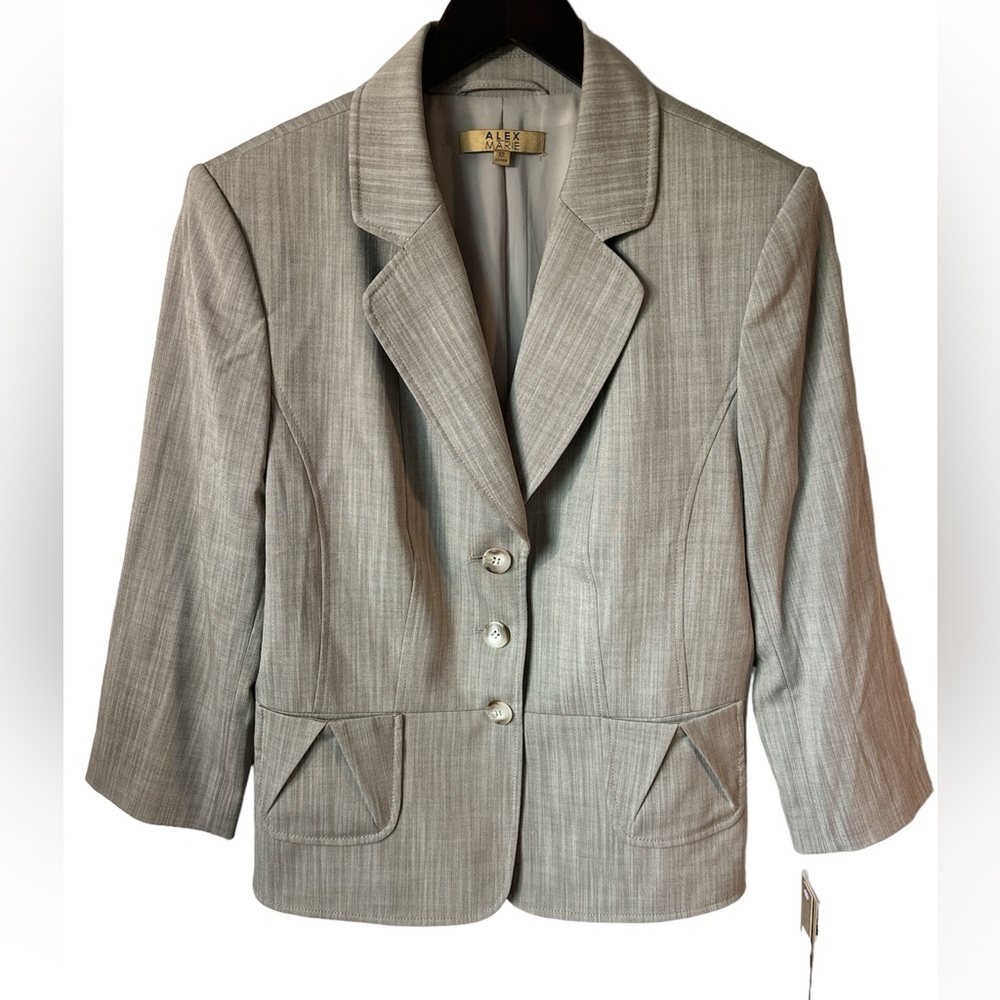 NWT Alex Marie Blazer in size 12. Washable. Wrinkle-Free in neutral color.